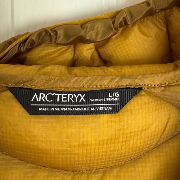 Women's Arc'teryx Cerium LT Down Hoodie - Picture 3 of 3
